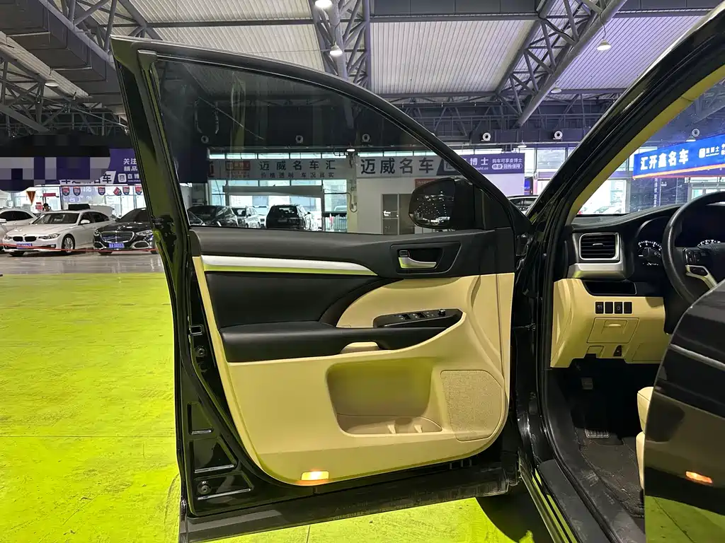 Highlander 2.0 T 4 WD Elite 7-seat