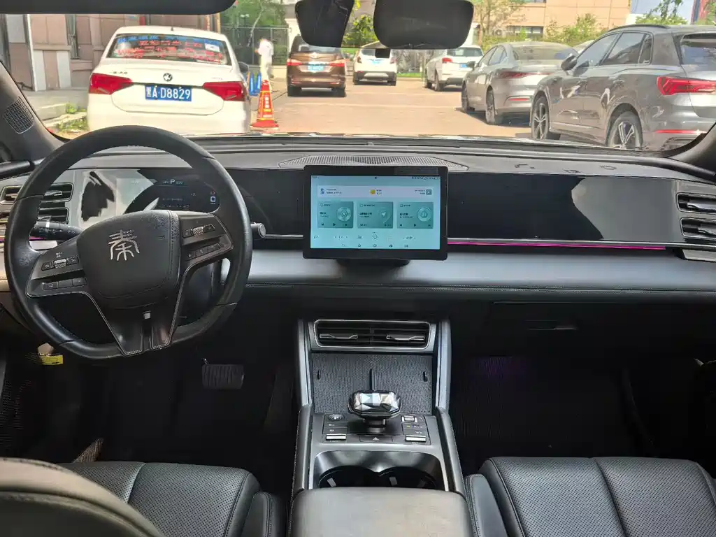 Qin L DM-i 80 KM Leading
