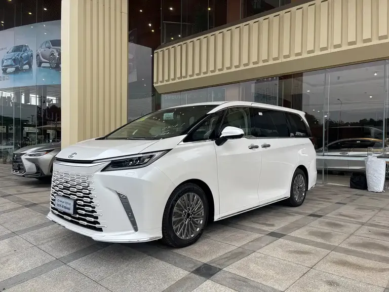 Lexus LM 500 h 6-seat Supreme