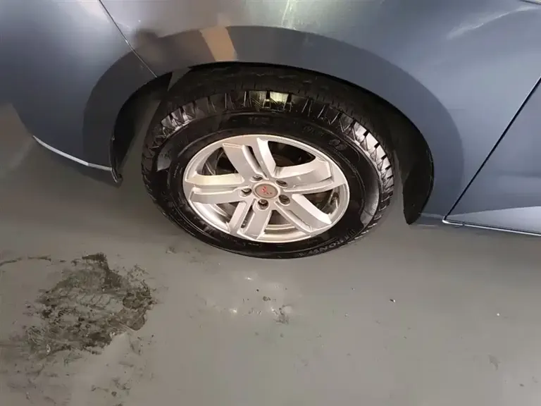 Wuling Hongguang PLUS 1.5 L Manual Standard 5-seat
