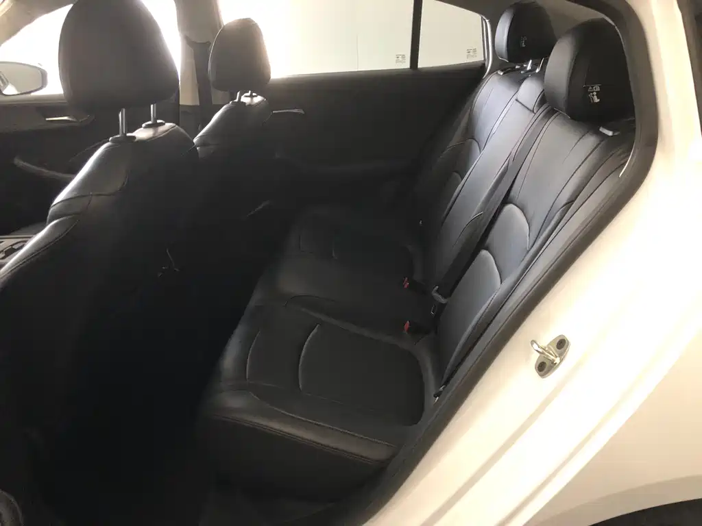 Roewe i5 1.5 L CVT Luxury