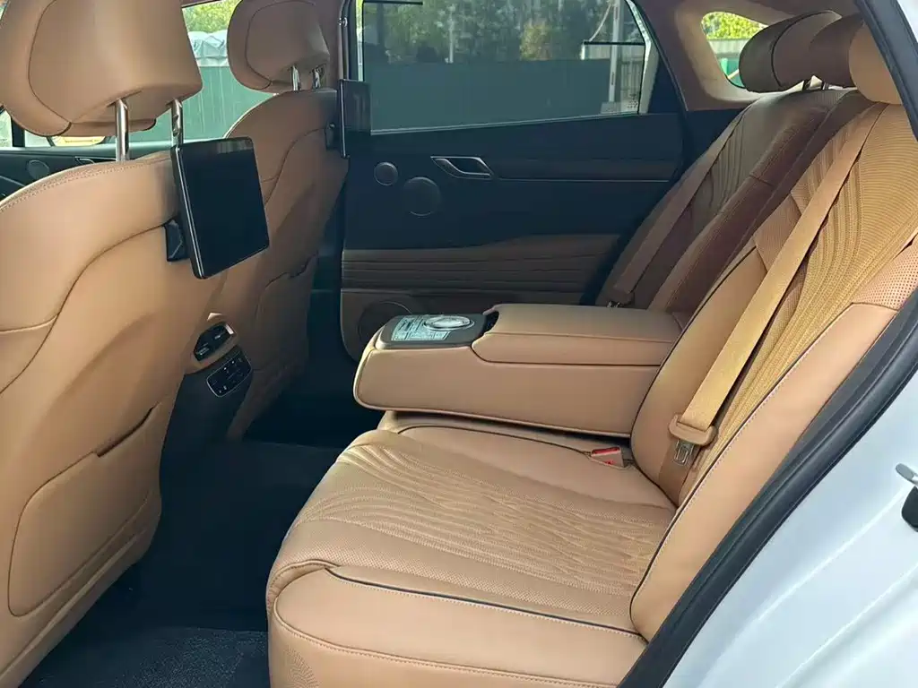 Genesis G80 2.5 T 4 WD Flagship