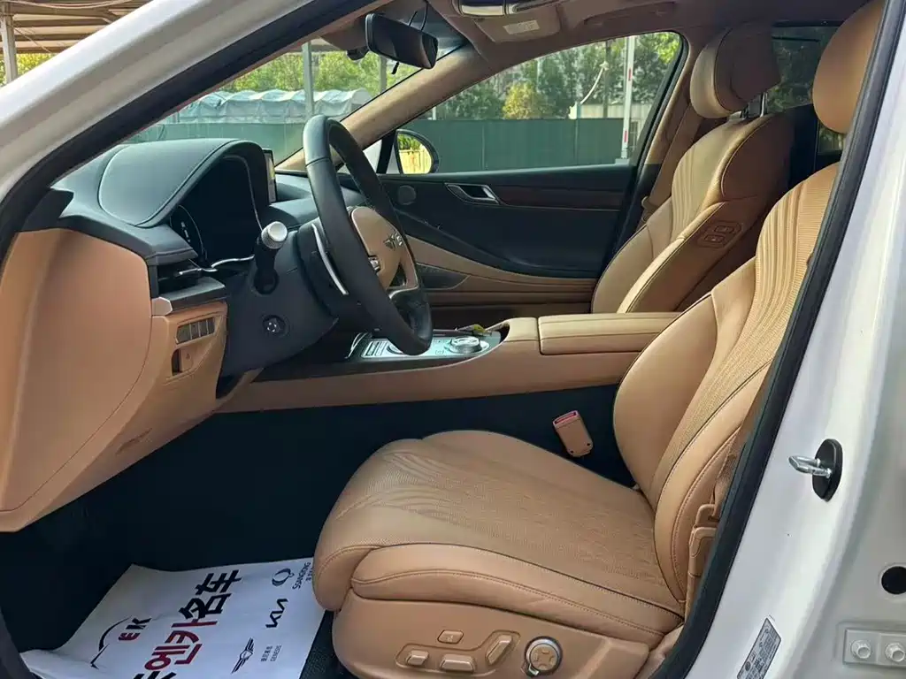 Genesis G80 2.5 T 4 WD Flagship