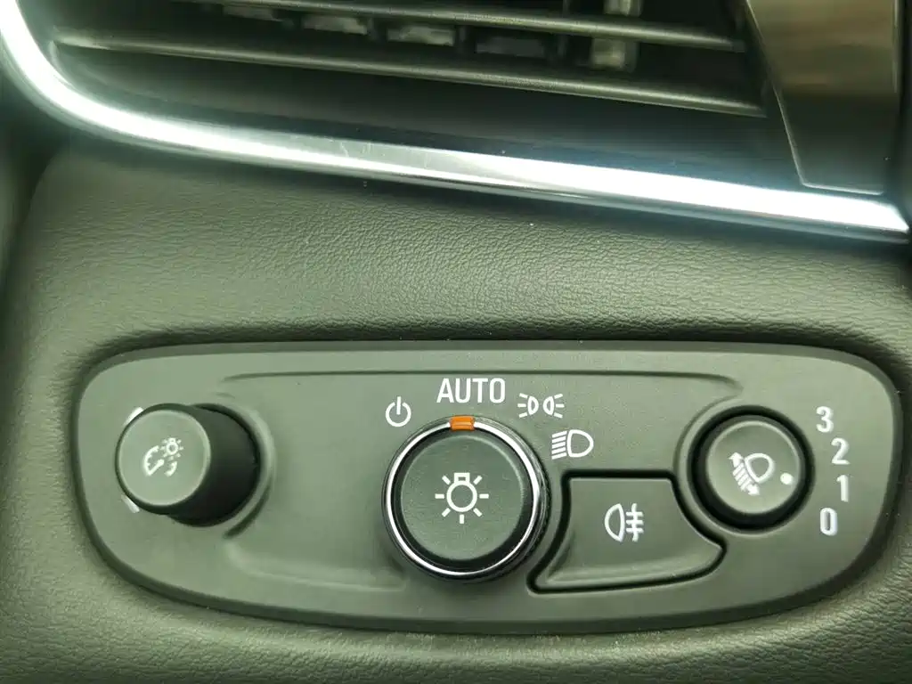 LaCrosse 652 T Luxury