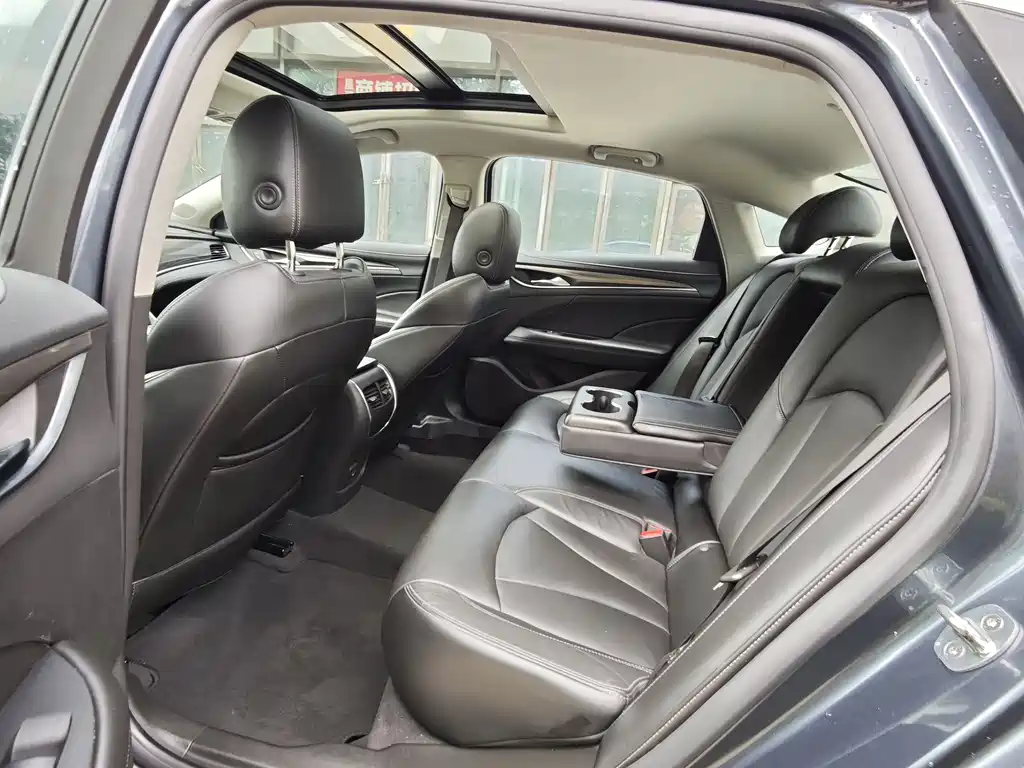 LaCrosse 652 T Luxury