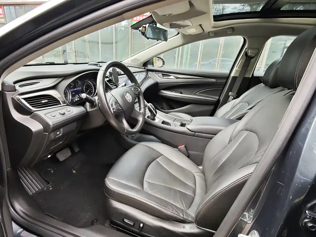 LaCrosse 652 T Luxury