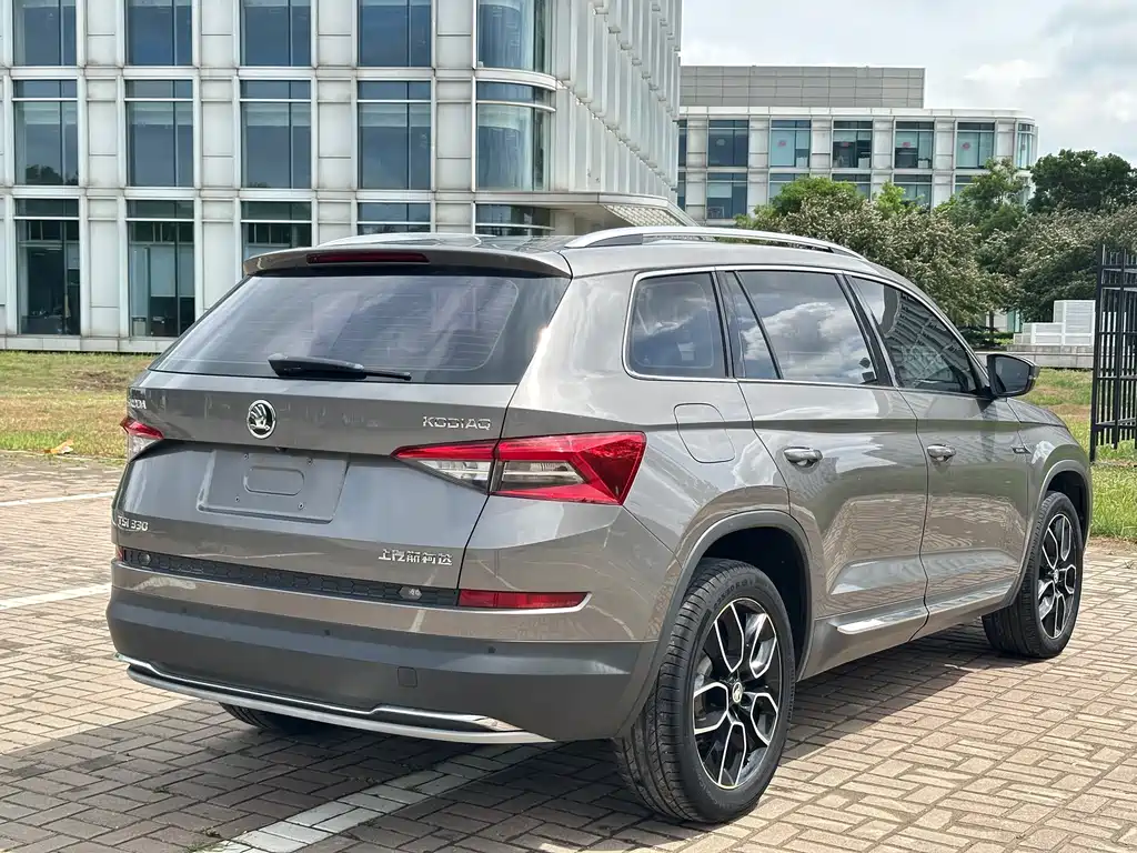 Kodiaq TSI330 7-seat 2 WD Luxury