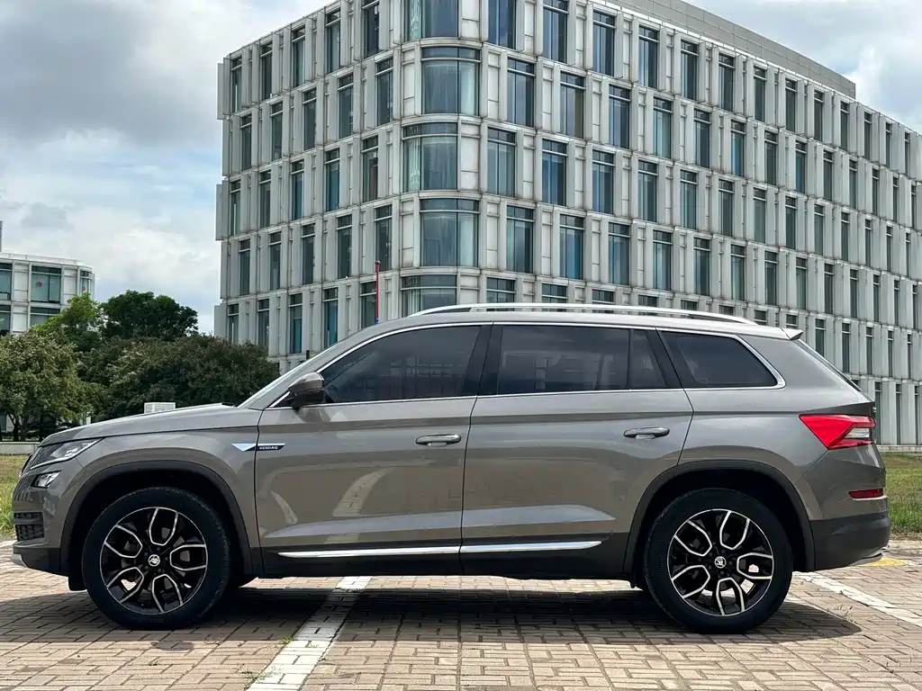 Kodiaq TSI330 7-seat 2 WD Luxury