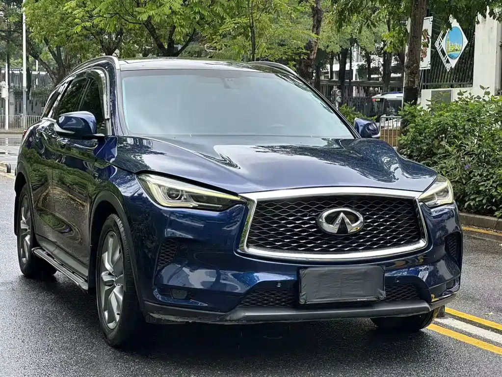Infiniti QX50 2.0 T 2 WD Fashion