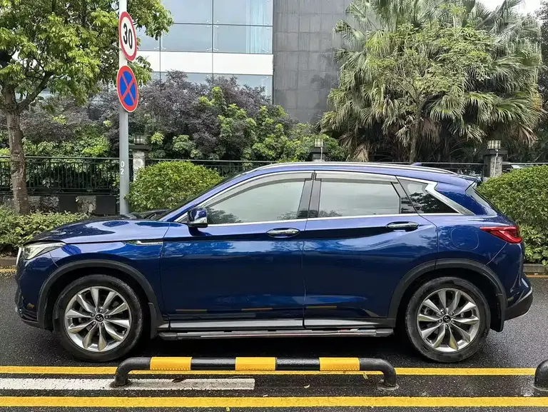 Infiniti QX50 2.0 T 2 WD Fashion