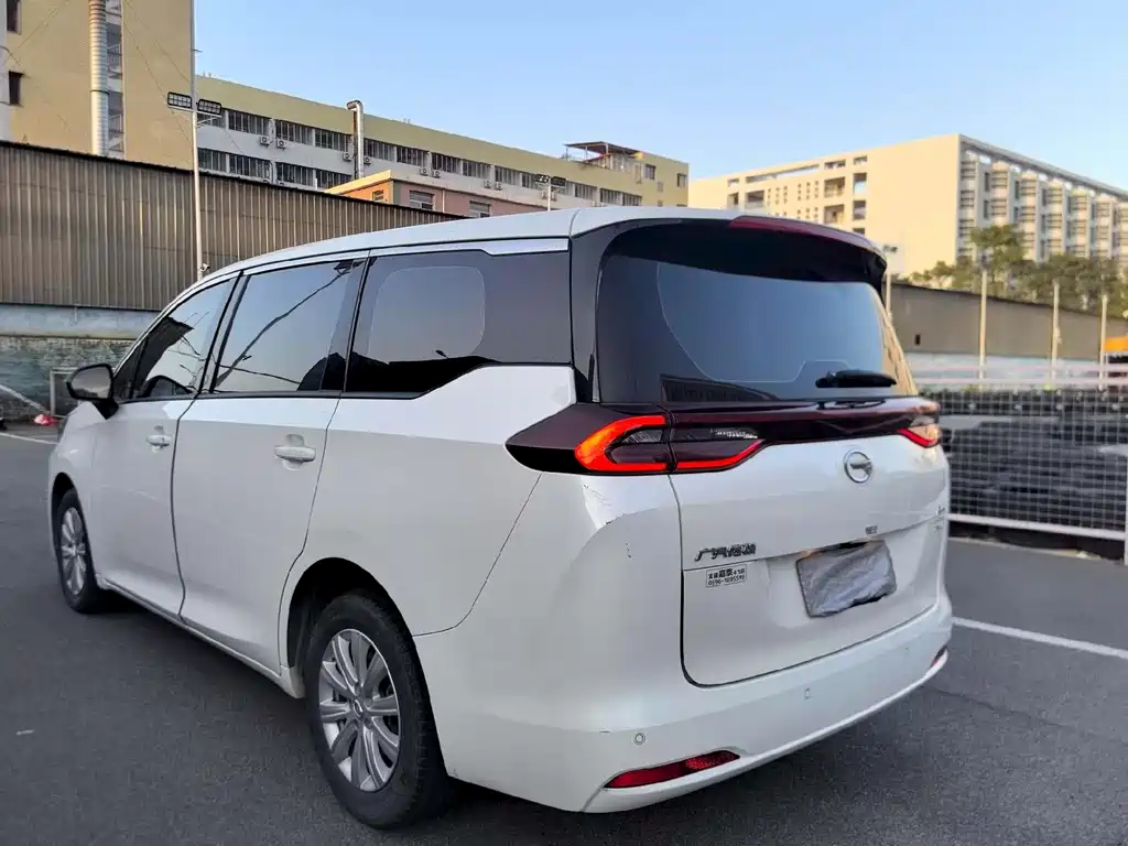 GAC Trumpchi M6 270 T DCT Elite (7-seat)
