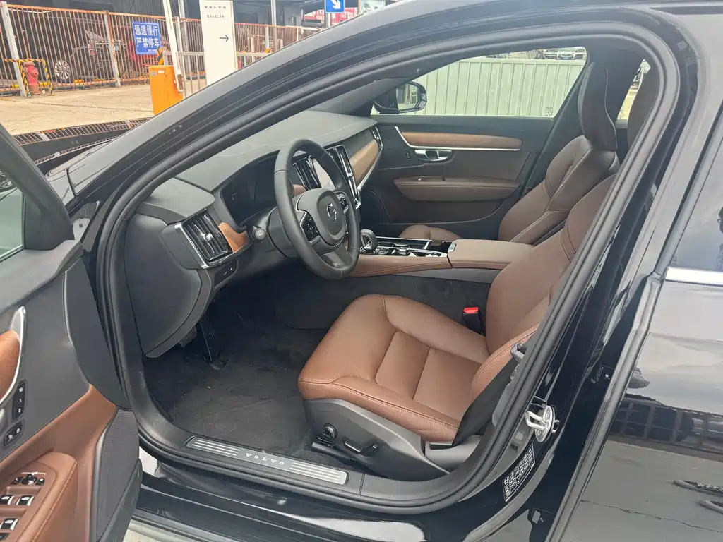Volvo S90 PHEV PHEV Hybrid 4 WD Long Range Smart Ease Luxury