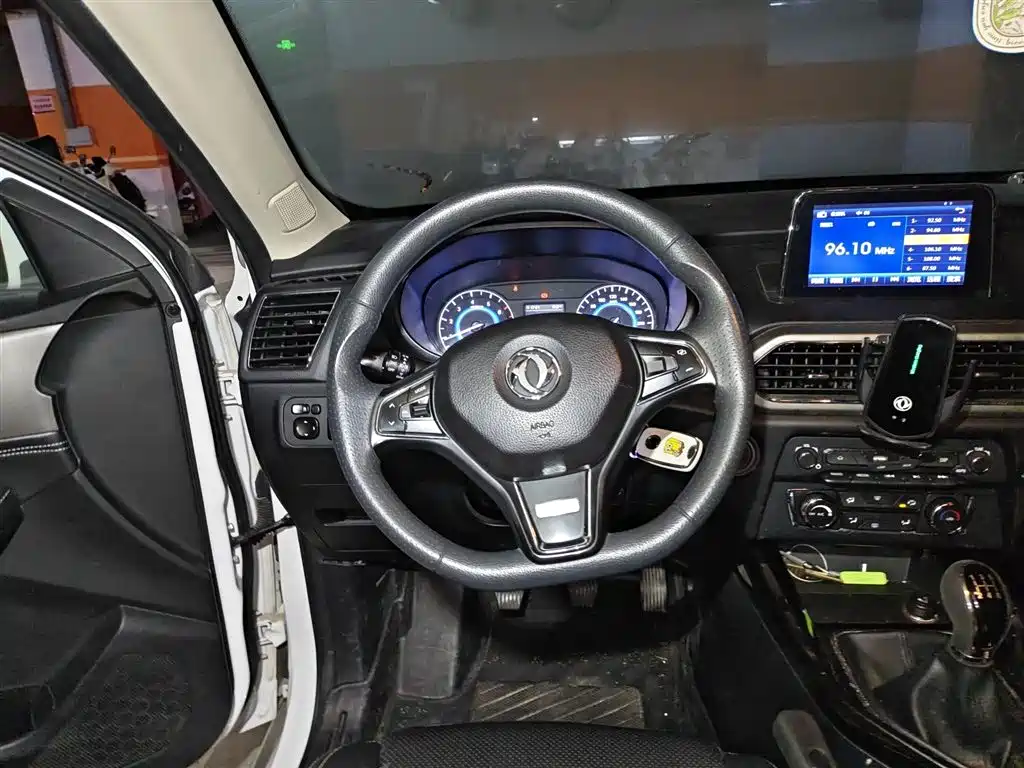 Fengguang S560 1.8 L Manual Comfort 7-seat