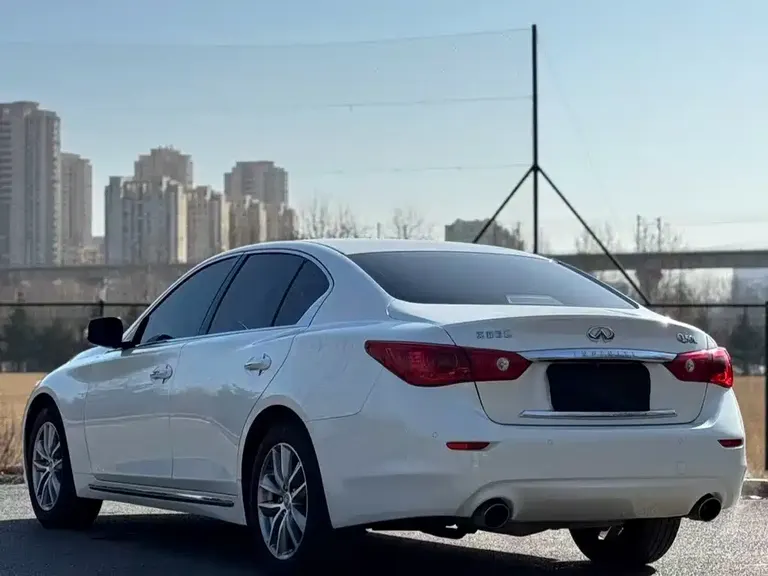 Infiniti Q50 L 2.0 T Comfort