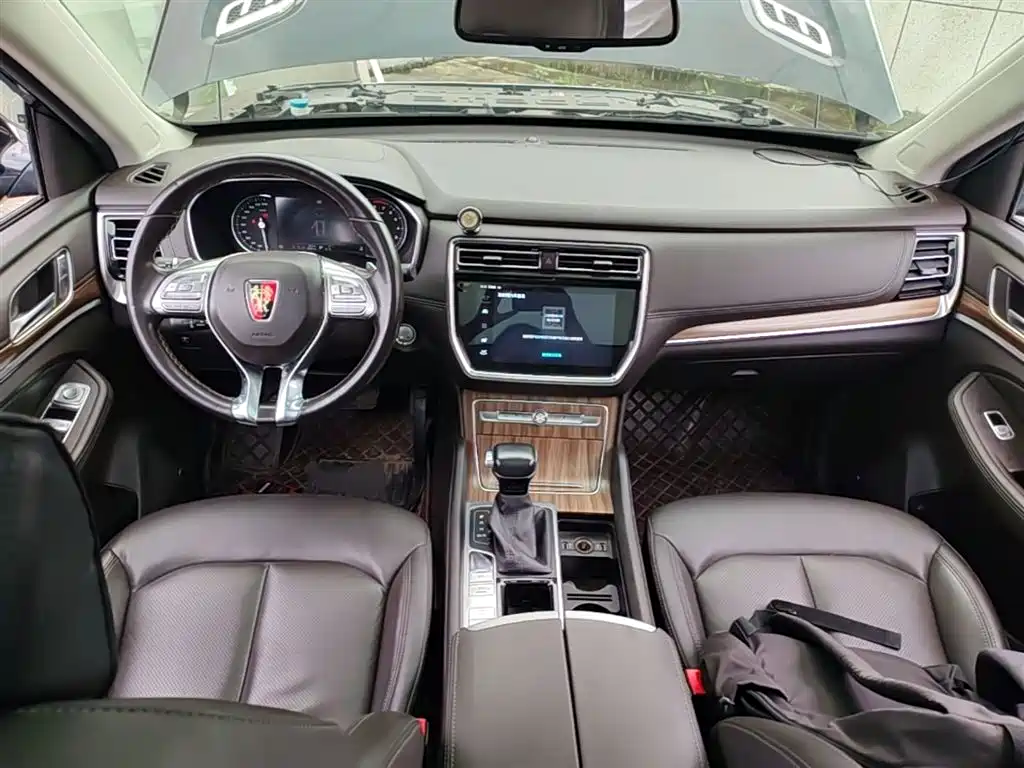 Roewe RX8 30 T Connected 2 WD Outstanding Flagship