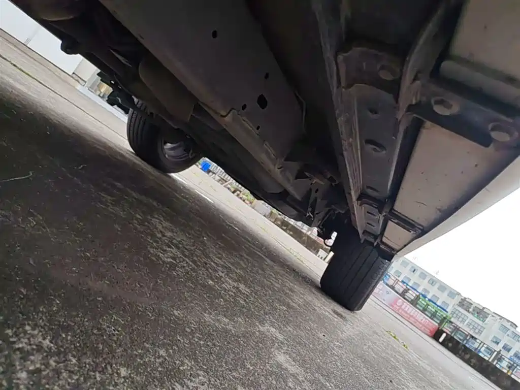 Roewe RX8 30 T Connected 2 WD Outstanding Flagship
