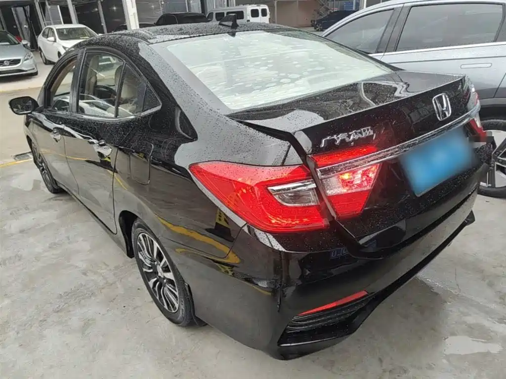 Crider 1.8 L Auto Comfort