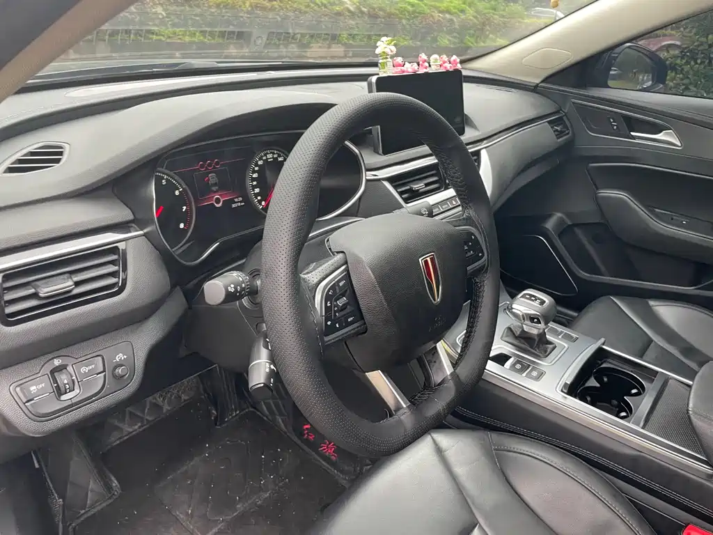 Hongqi H5 Classic 1.5 T DCT Flagship Charm