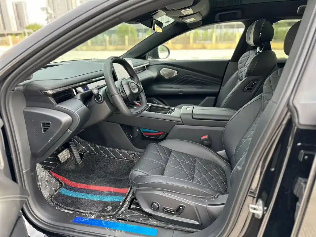 Lynk & Co 10 EM-P 120 4 WD Ultra