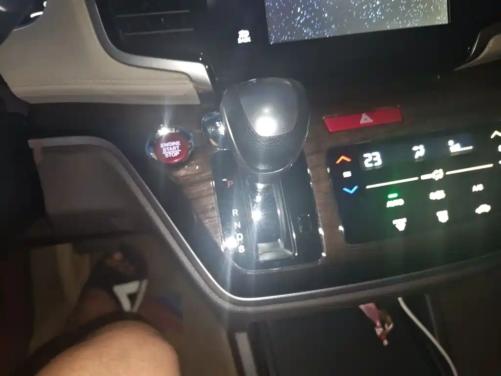 Odyssey 2.4 L Luxury