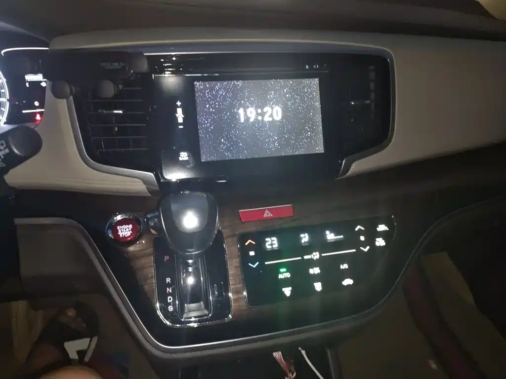 Odyssey 2.4 L Luxury