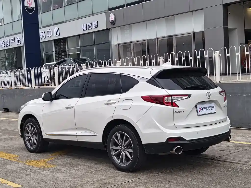Acura RDX 2.0 T Premium CN-V