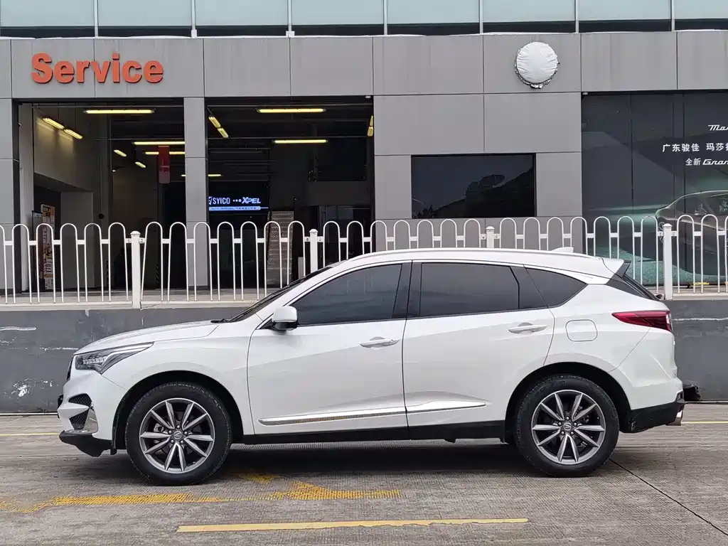Acura RDX 2.0 T Premium CN-V