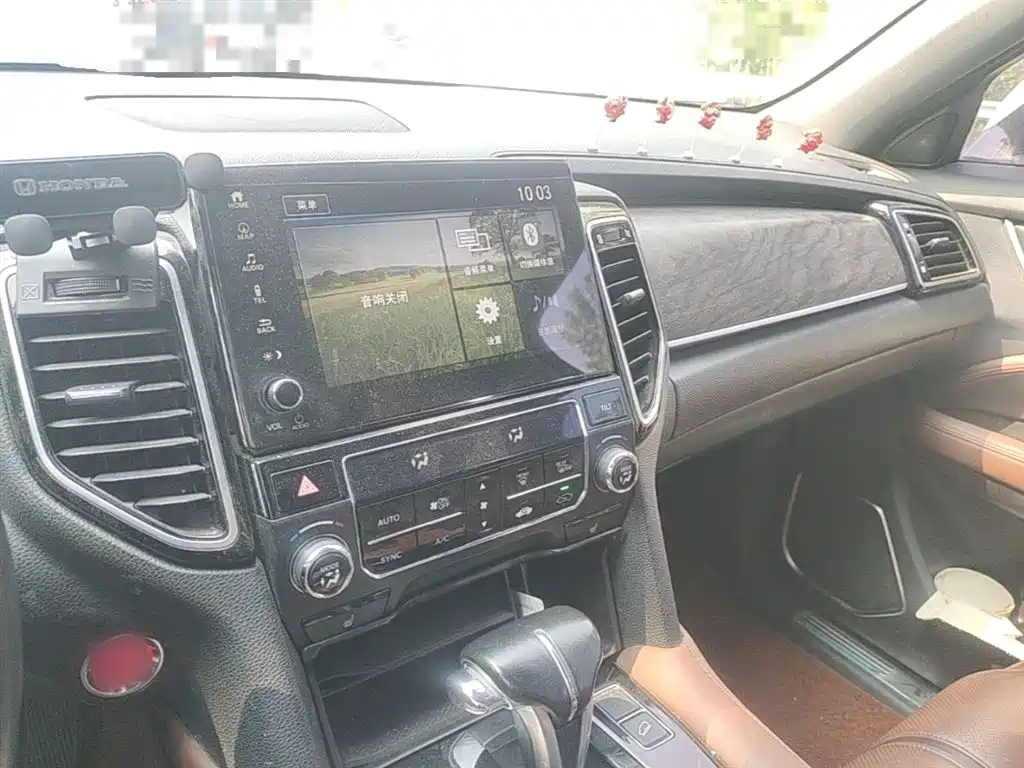 Honda UR-V 240 TURBO 2 WD Elegant