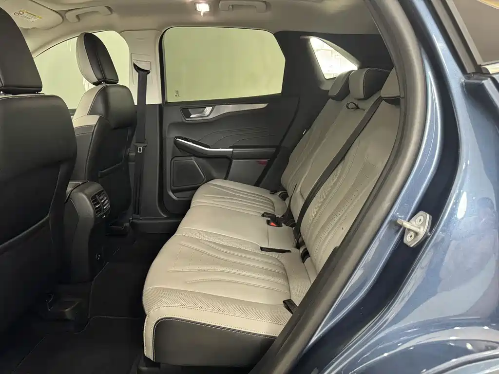 Escape EcoBoost 245 2 WD Intelligent Joy Enjoyment