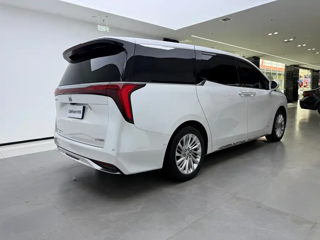 Century 2.0 T 7-seat Heritage