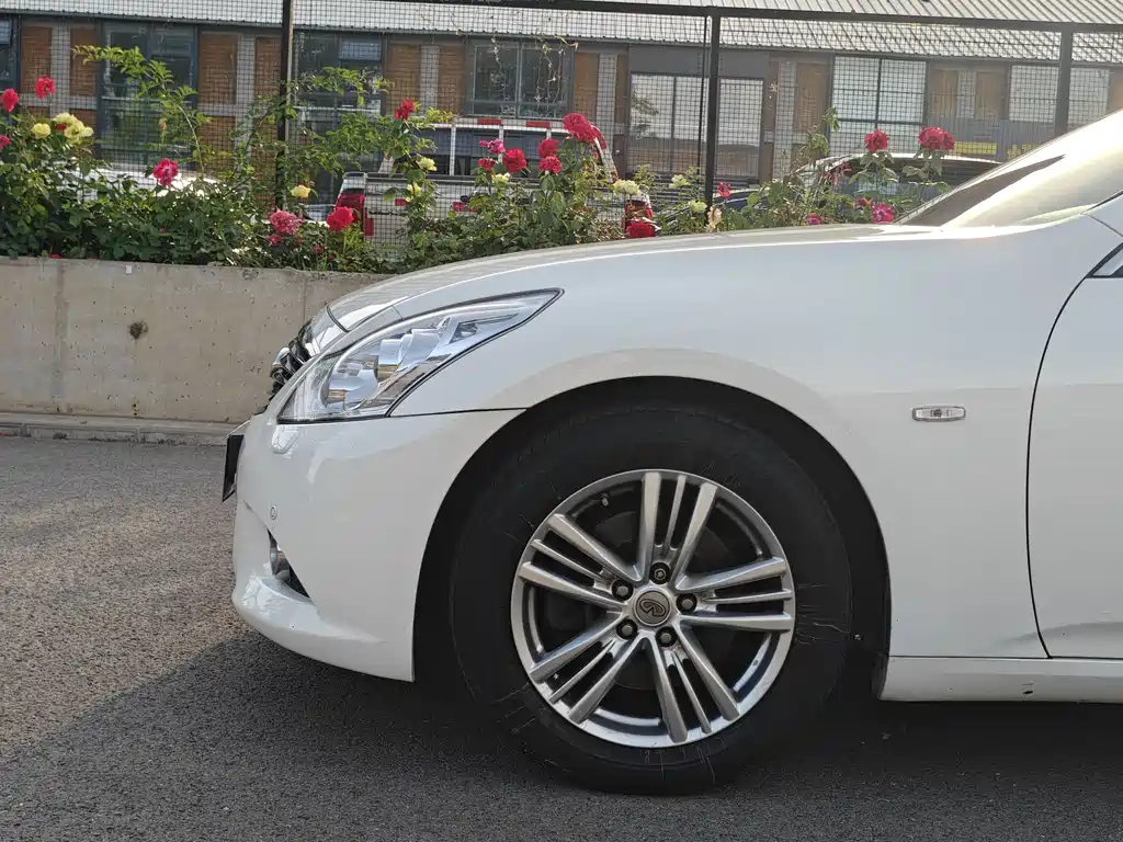 Infiniti G Series G25 Sedan Luxury Sport