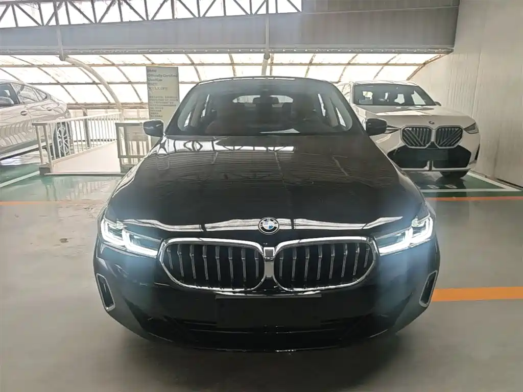 BMW 6 Series GT 630 i Luxury Design Package