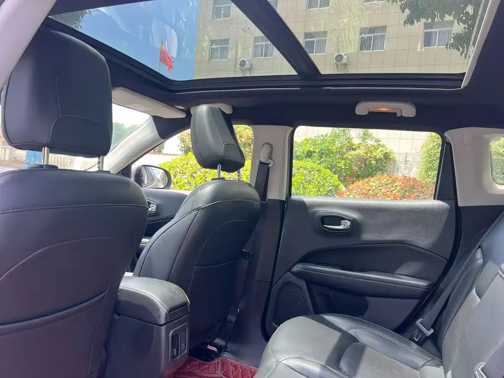 Compass 200 T Auto Home Enjoyment