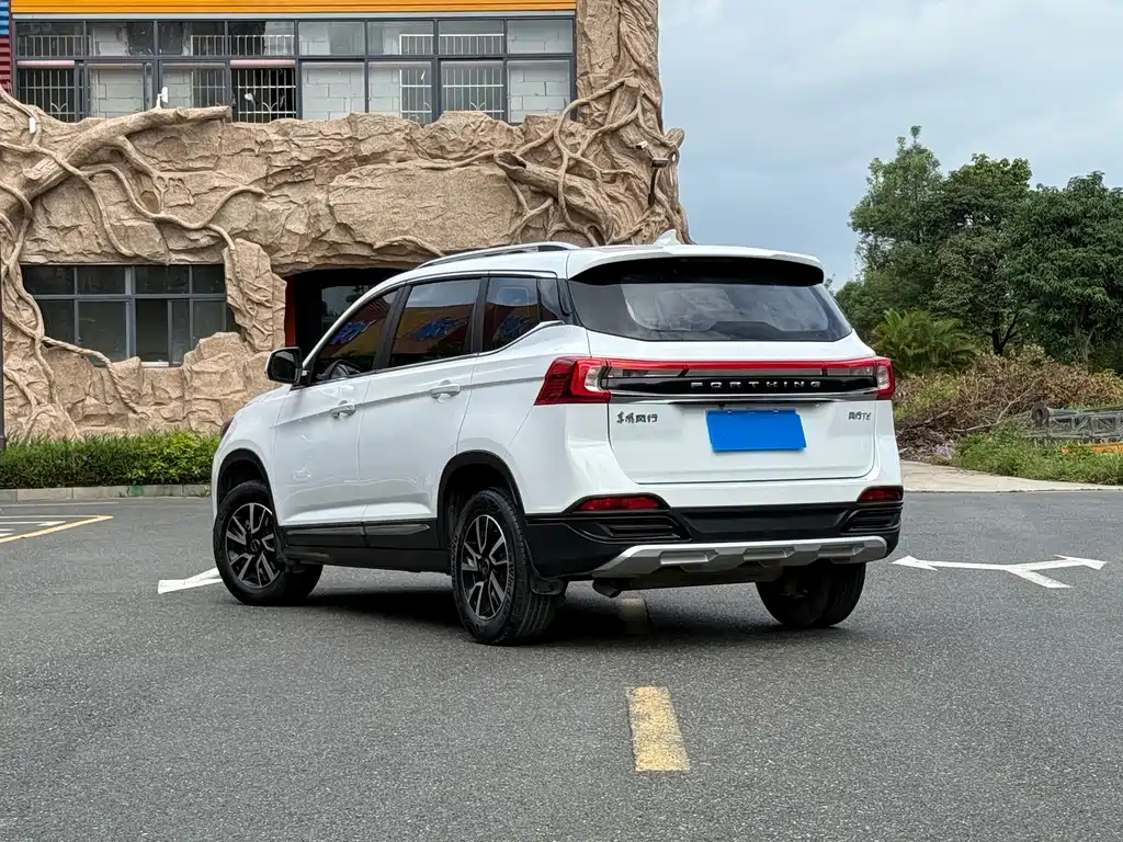 Fengxing T5 风行T5 2021款 1.6 L 手动舒适型