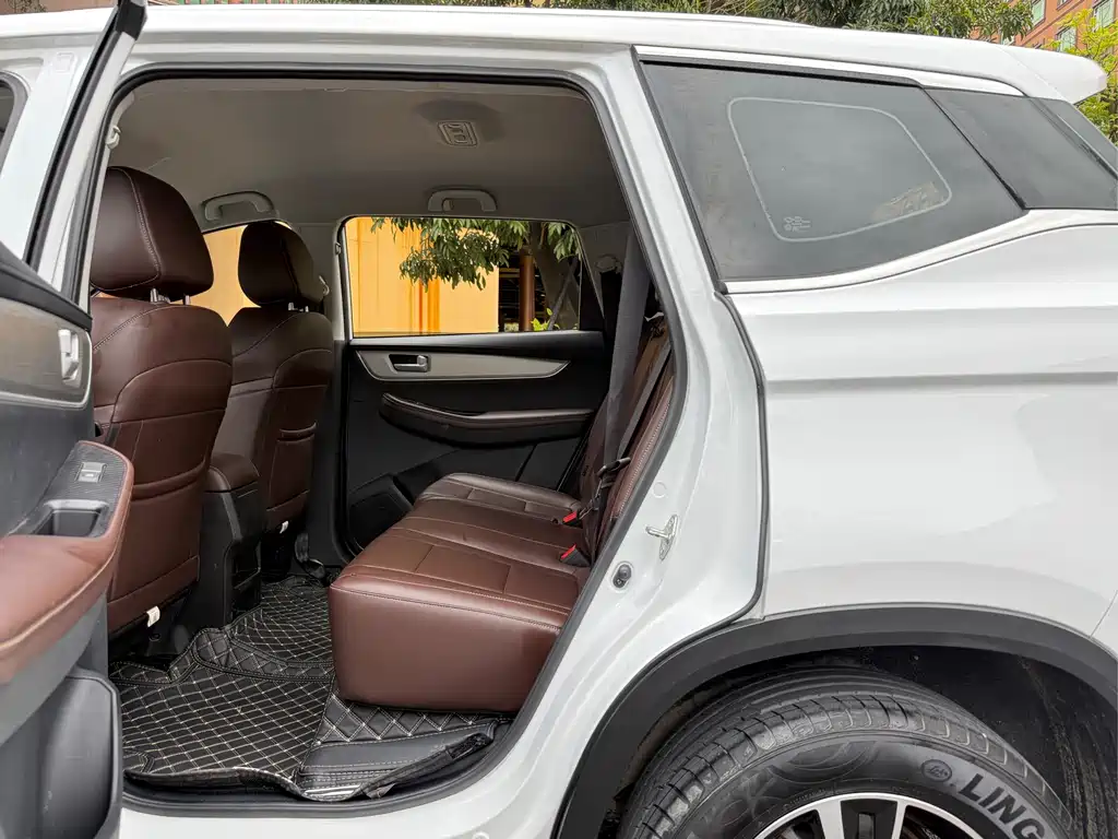 Fengxing T5 风行T5 2021款 1.6 L 手动舒适型