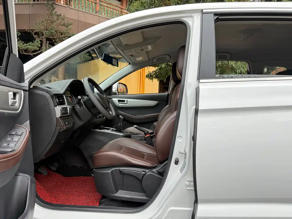 Fengxing T5 风行T5 2021款 1.6 L 手动舒适型