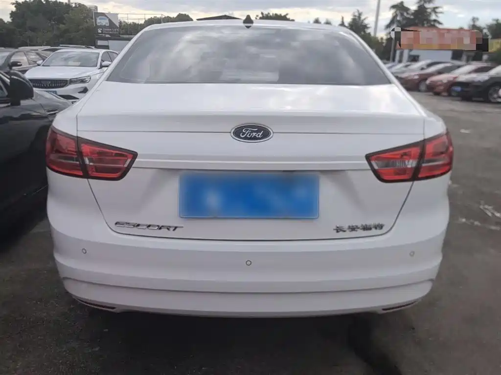 Escort Facelift 1.5 L Auto Comfort