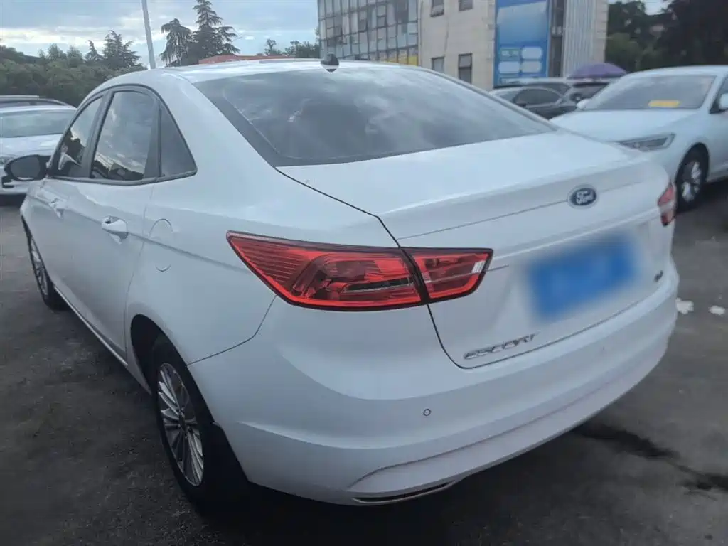 Escort Facelift 1.5 L Auto Comfort