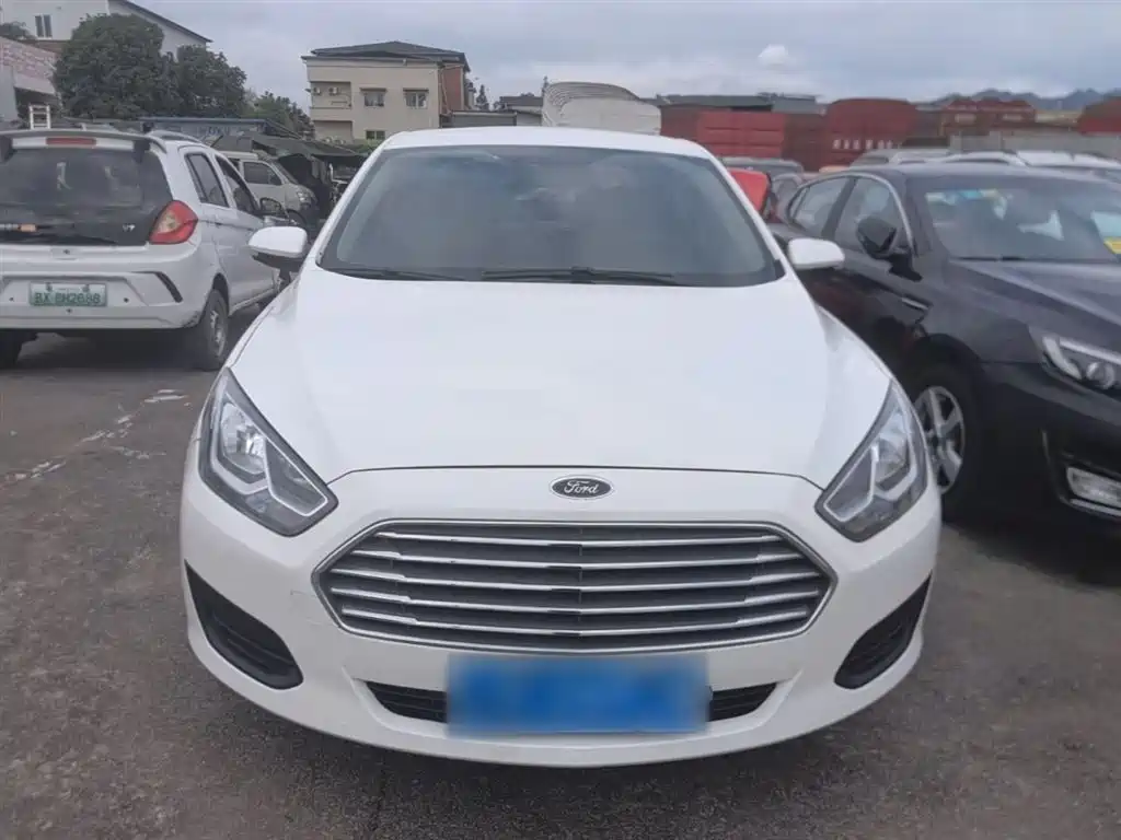 Escort Facelift 1.5 L Auto Comfort