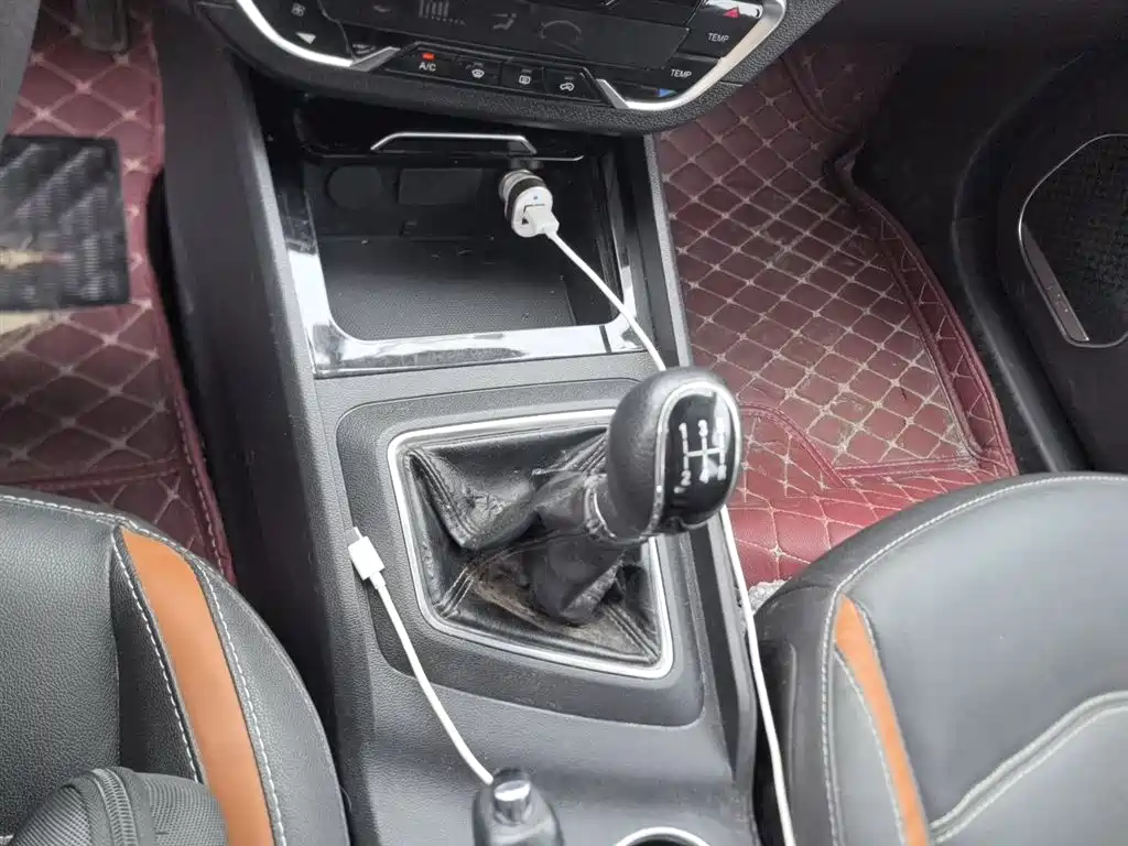 Zotye T300 众泰T300 2019款 1.5 L 手动小强版