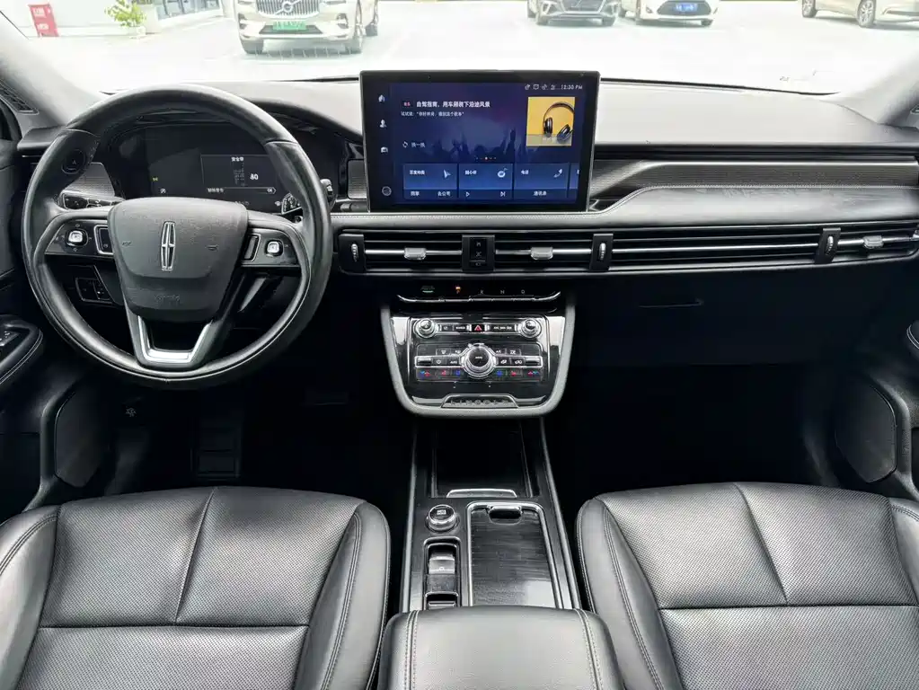 Corsair Facelift 2.0 T 2 WD Premium