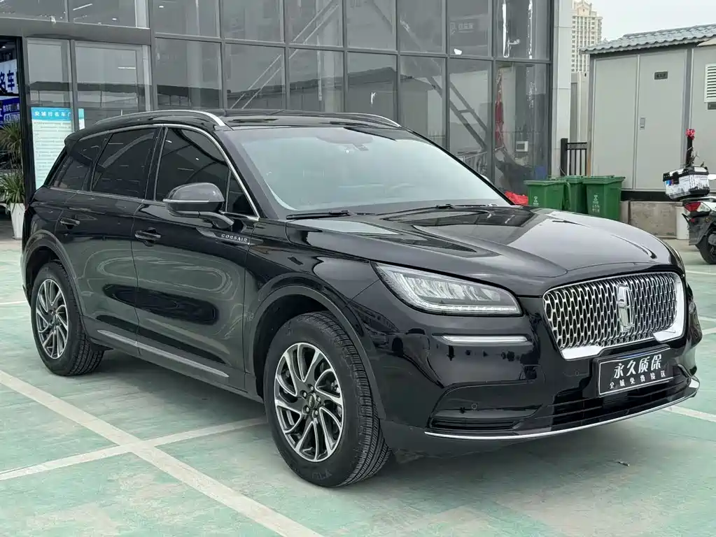 Corsair Facelift 2.0 T 2 WD Premium