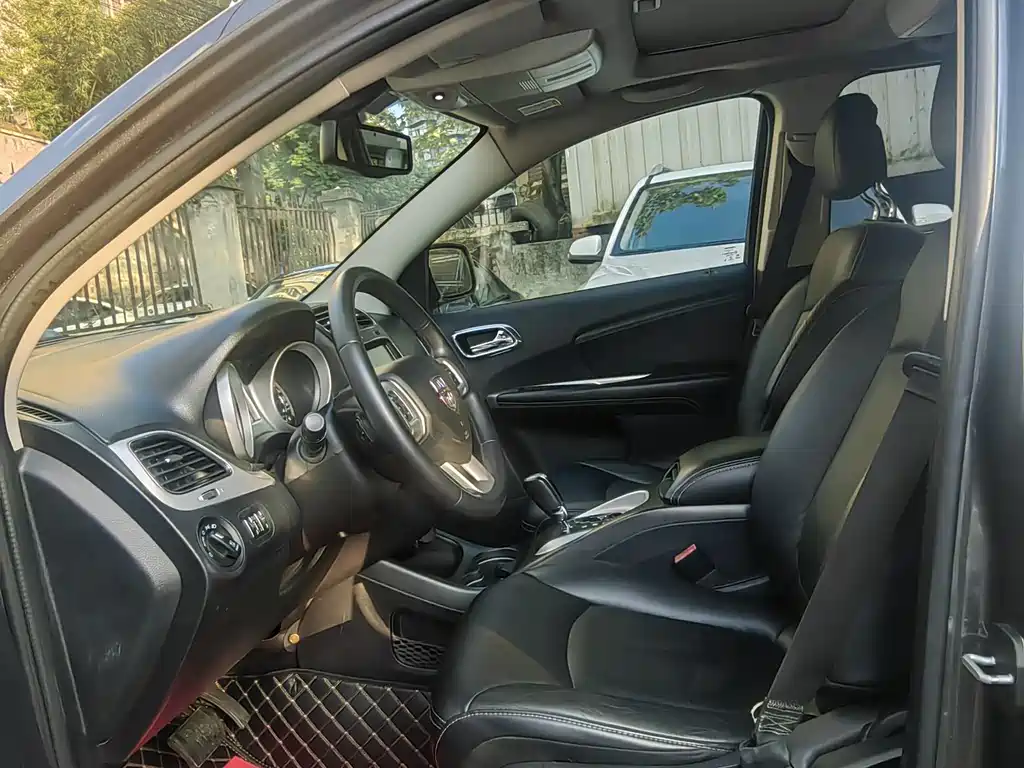 Journey 2.4 L 2 WD Premium Style