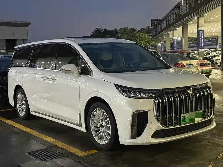 Voyah Dreamer PHEV Ultra Long Range Distinguished