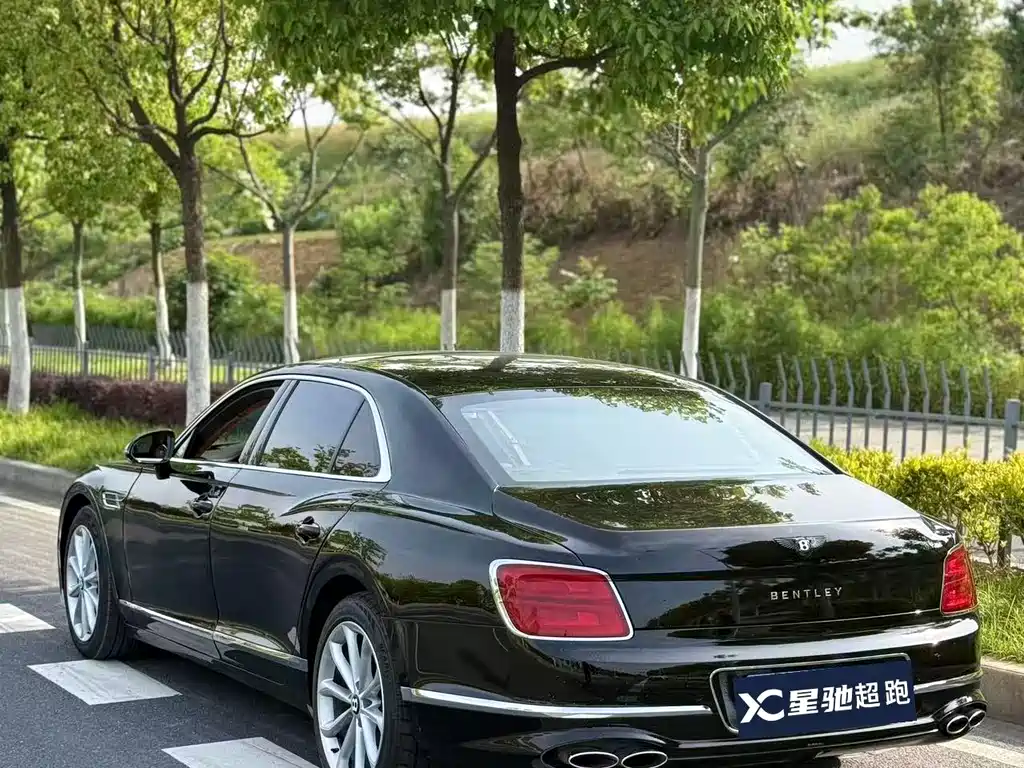 Flying Spur 4.0 T V8 Standard