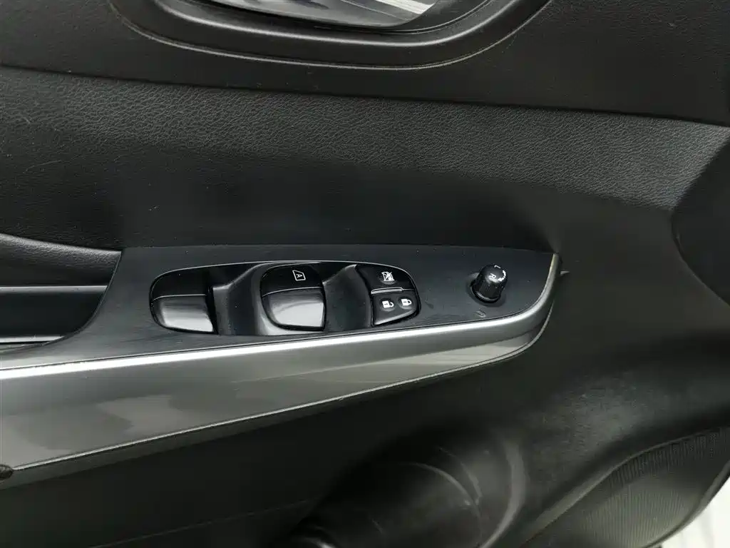 Terra 2.5 L Auto 4 WD Luxury