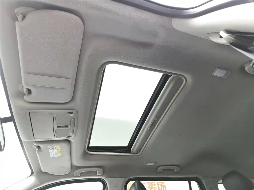 Terra 2.5 L Auto 4 WD Luxury