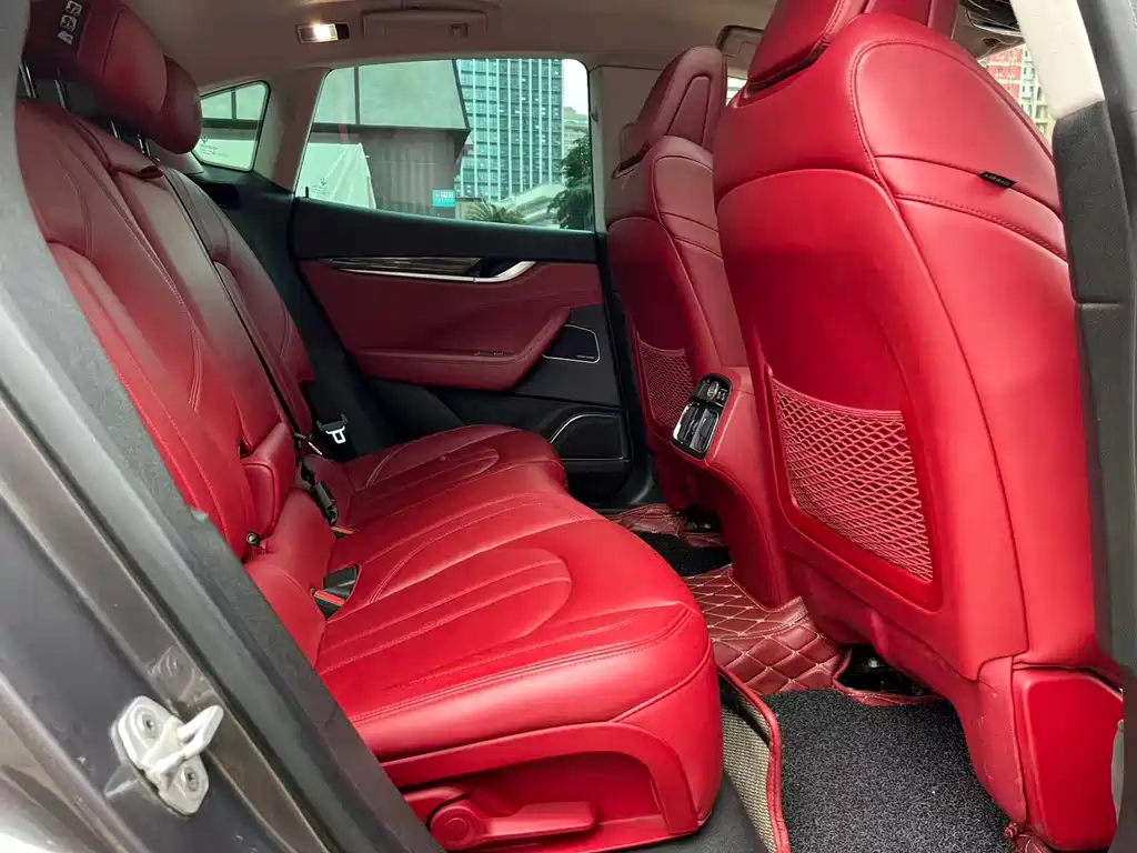 Levante 3.0 T Standard
