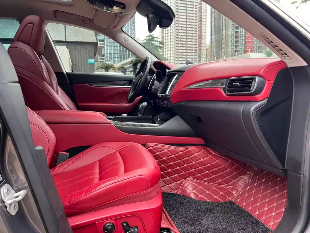 Levante 3.0 T Standard
