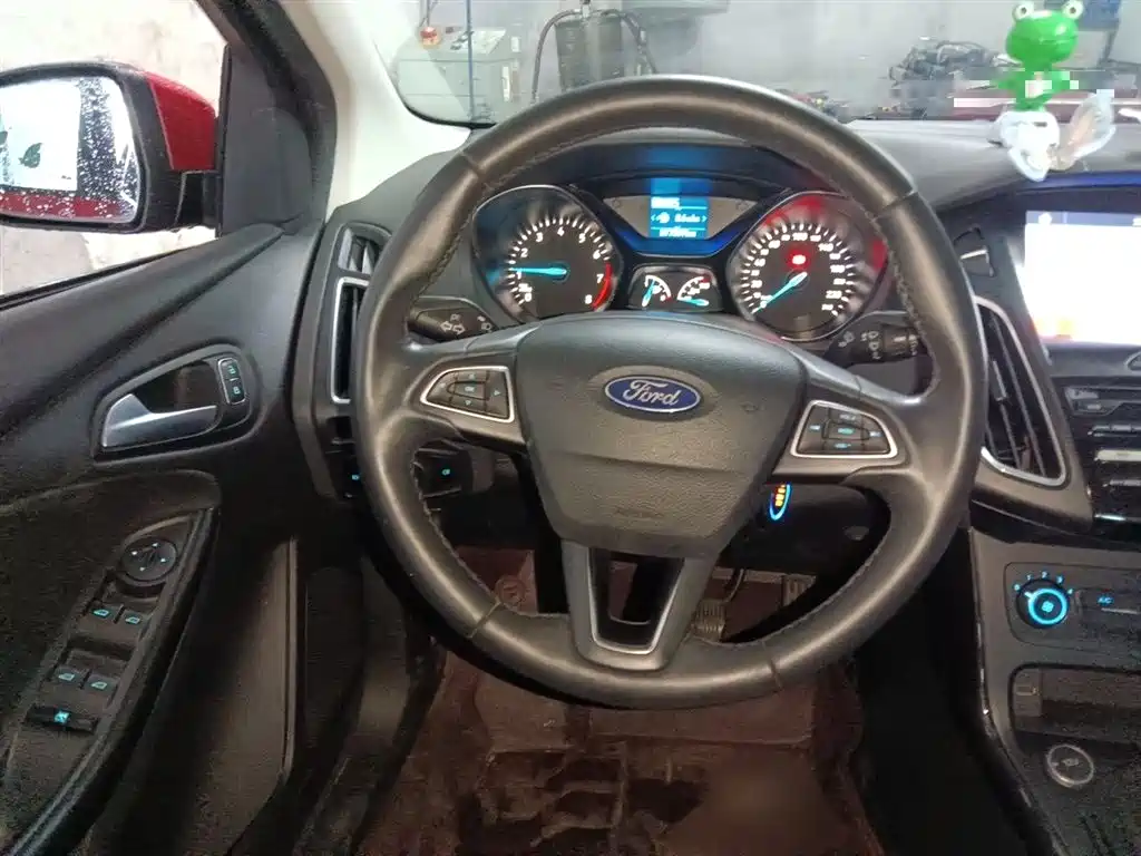 Focus Sedan Classic 1.6 L Auto Style Smart Travel